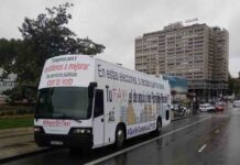 Los taxistas de Madrid fletan un bus para pedir el voto Los taxistas de Madrid fletan un bus para pedir el voto