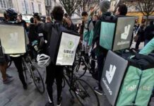 Glovo y Deliveroo ‘roban’ casi 100 millones al año Glovo y Deliveroo roban casi 100 millones al año