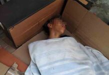 Niños de 12 y 14 años durmiendo en la calle en Barcelona Niños de 12 y 14 años durmiendo en la calle en Barcelona