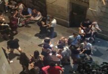 Siguen las peleas en el Raval de Barcelona Siguen las peleas en el Raval de Barcelona