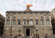 Catalunya dejará trabajar a los funcionarios el 12 de octubre y el 6 de diciembre Catalunya dejará trabajar a los funcionarios el 12 de octubre y el 6 de diciembre