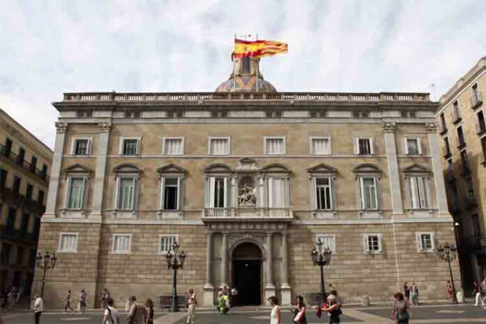 Catalunya dejará trabajar a los funcionarios el 12 de octubre y el 6 de diciembre