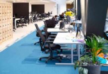 Denuncian a Deliveroo por no pagar el SMI a sus trabajadores de oficina Denuncian a Deliveroo por no pagar el SMI a sus trabajadores de oficina