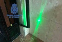 Detenido un joven de 16 años por apuntar con un laser a tres aviones Detenido un joven de 16 años por apuntar con un laser a tres aviones