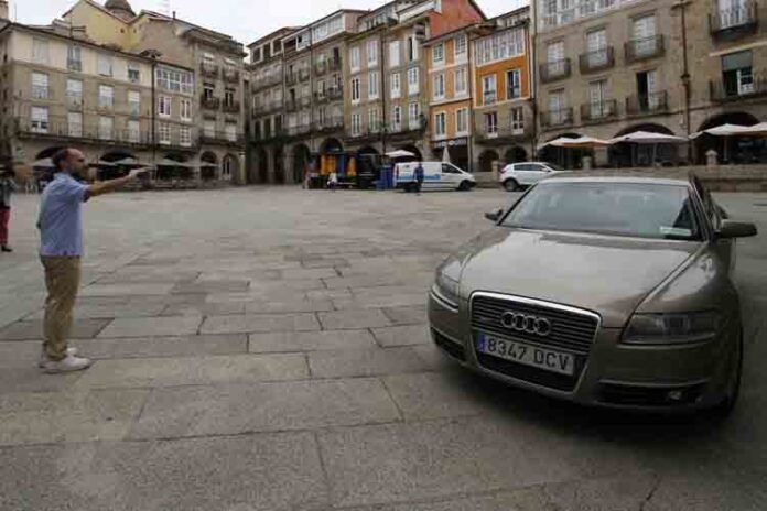 El alcalde de Ourense subastará el coche oficial para viajar en taxi