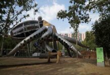 El pulpo gigante del parque de La Pegaso ya está terminado El pulpo gigante del parque de La Pegaso ya está terminado