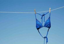 En las piscinas municipales de Barcelona ya se puede hacer topless En las piscinas municipales de Barcelona ya se puede hacer topless