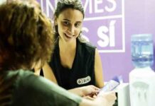 Stand antimachista en la zona de ocio del Front Marítim Stand antimachista en la zona de ocio del Front Marítim