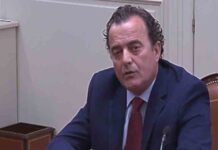 El juez Presencia condenado e inhabilitado se querella contra todo Dios El juez Presencia condenado e inhabilitado se querella contra todo Dios