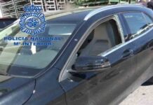 La Policía Nacional rescata a un bebé del interior de un coche en Ávila La Policía Nacional rescata a un bebé del interior de un coche en Ávila
