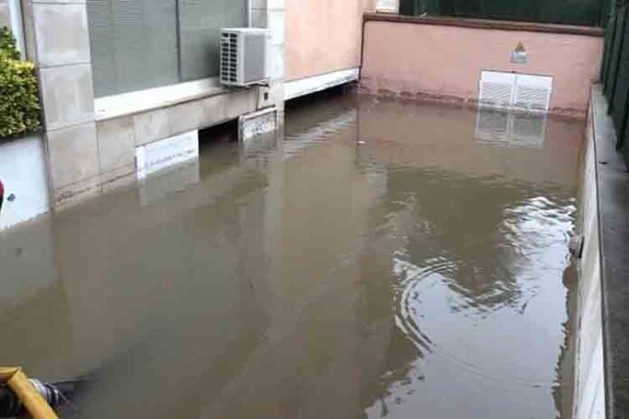 Muere un hombre ahogado en unos bajos inundados en Platja d'Aro