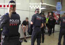 Nuevo dispositivo policial contra carterístas en en el metro de Barcelona Nuevo dispositivo policial contra carterístas en en el metro de Barcelona