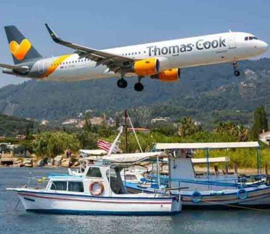 Thomas Cook se declara en quiebra dejando tirados a 600.000 pasajeros Thomas Cook se declara en quiebra dejando tirados a 600.000 pasajeros