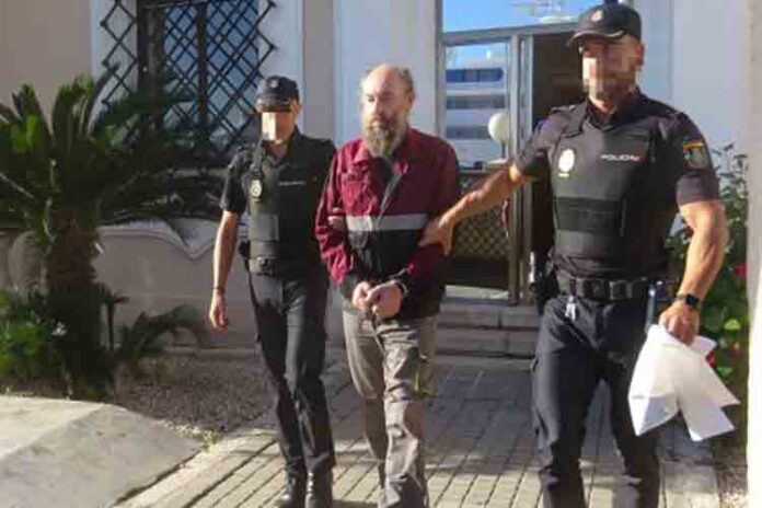 Ingresa en prisión el hombre acusado de degollar a su expareja en Dénia