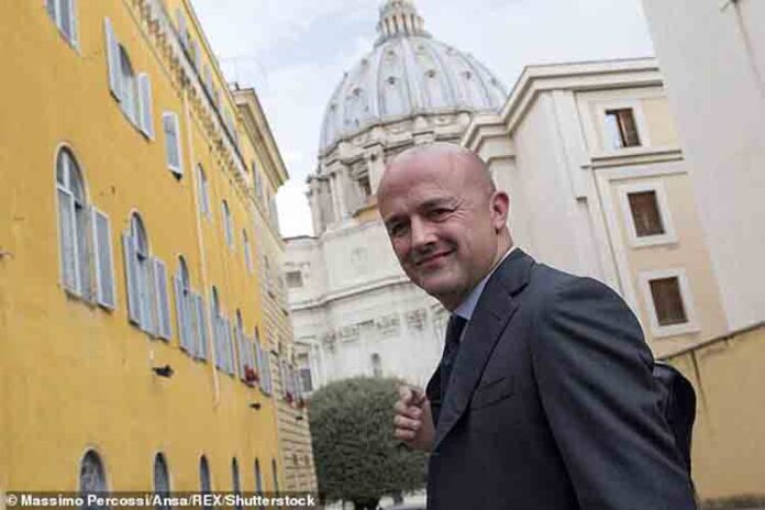 Los escándalos del Vaticano hacen perder 44 millones en donaciones al año