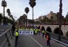 Los estibadores del puerto de Barcelona se suman a la huelga Los estibadores del puerto de Barcelona se suman a la huelga