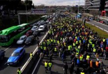 Los taxistas de toda España hacen una llamamiento a la cordura Los taxistas de toda España hacen una llamamiento a la cordura