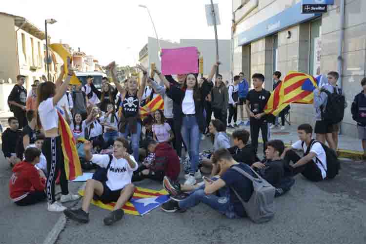 Resultado de imagen de huelga estudiantes barcelona