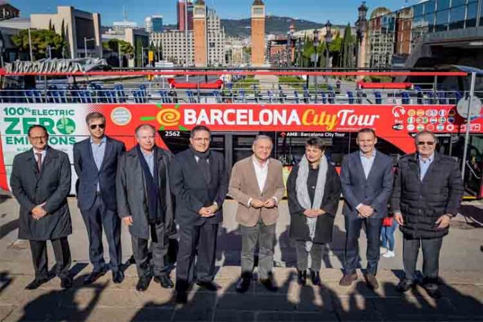 Barcelona incorpora el primer bus turístico de doble piso 100% eléctrico en España
