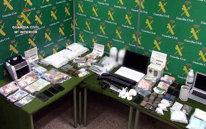 La Guardia Civil desmantela una organización dedicada al narcotráfico y detiene a 33 personas