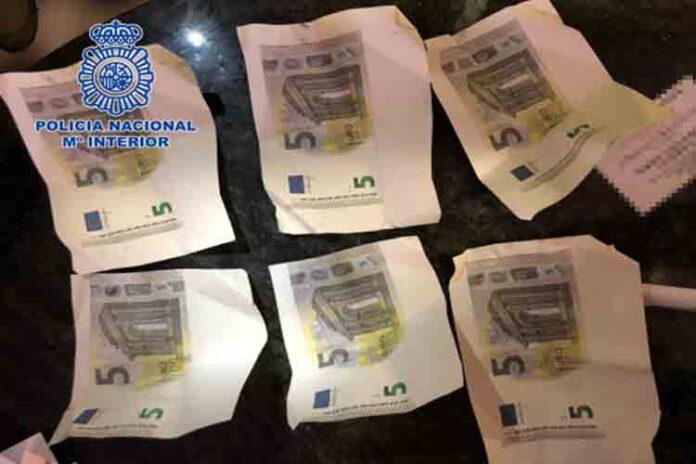 La Policía desmantela en Granada una imprenta de billetes falsos de cinco euros