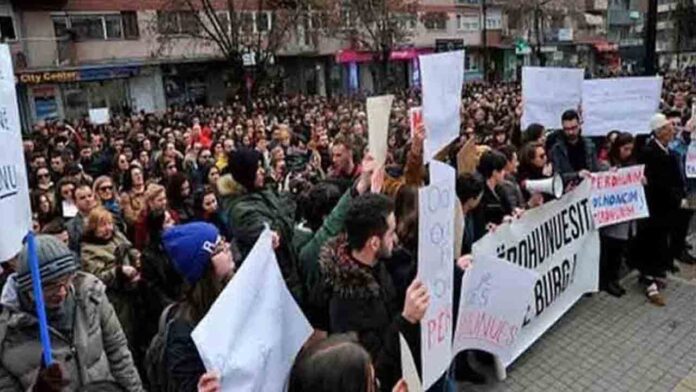 Violación a una chica en Kosovo: Inculpados su abogado, profesor, ginecólogo y un policía