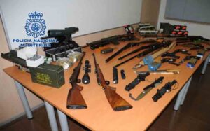 Intervenido en Martorell (Barcelona) un depósito de armas de guerra y municiones