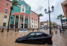La DANA se desplaza hacia Cataluña después de dejar más de cien evacuados en Murcia La DANA se desplaza hacia Cataluña después de dejar más de cien evacuados en Murcia