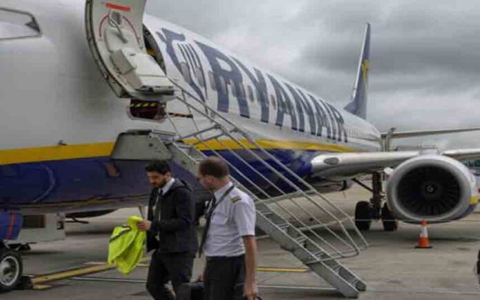 Los sindicatos denuncian cláusulas abusivas de Ryanair