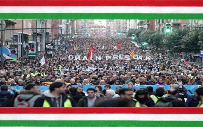Más de 80.000 personas salen a la calle en Bilbao por los derechos de los presos vascos
