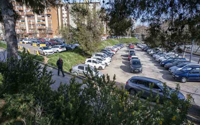 Barcelona acabará con los aparcamientos gratuitos en la calle