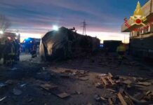 Dos muertos y treinta heridos en un accidente de tren cerca de Milán Dos muertos y treinta heridos en un accidente de tren cerca de Milán