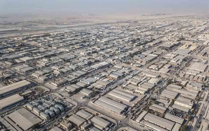 El COVID-19 convierte el campamento de migrantes más grande de Qatar en una 