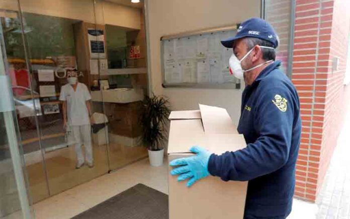 España subre a 4858 fallecidos por coronavirus, con 769 muertes en 24 horas