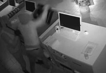 Dos hombres robaban en establecimientos esenciales durante el confinamiento Dos hombres robaban en establecimientos esenciales durante el confinamiento