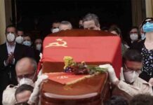 Córdoba despide a Julio Anguita con emotivos aplausos Córdoba despide a Julio Anguita con emotivos aplausos