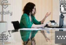 Diaz Ayuso vive en 2 apartamentos de lujo de Room Mate Diaz Ayuso vive en 2 apartamentos de lujo de Room Mate