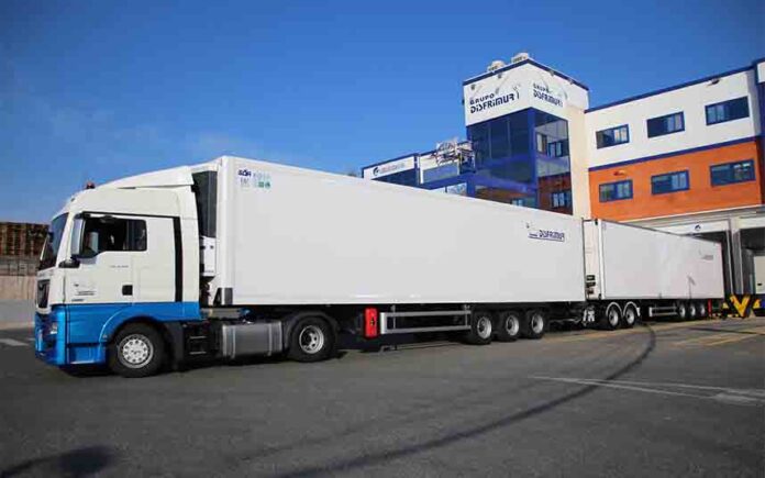 El mayor camión frigorífico de España en circulación mide 32 metros