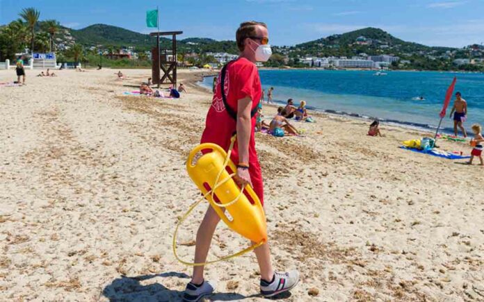 Ibiza y Mallorca se preparan para abrir hoteles solo para alemanes