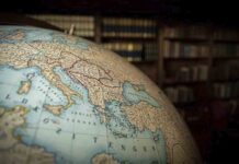 El Primer Ministro húngaro publica la foto de un mapa, incluyendo a Transilvania El Primer Ministro húngaro publica la foto de un mapa, incluyendo a Transilvania