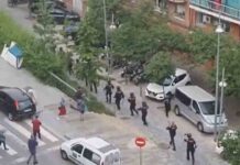 VIDEO: Pelea multitudinaria en Badalona con espectacular despliegue policial Pelea multitudinaria en Badalona con espectacular despliegue policial
