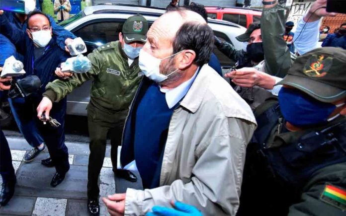 Prisión para el ex ministro de salud boliviano por el sobrecoste de los respiradores