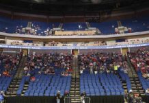 A Trump no le fue bien: Fracasa en su mitin de Tulsa ante un estadio en su mayoría vacío A Trump no le fue bien: Fracasa en su mitin de Tulsa ante un estadio en su mayoría vacío