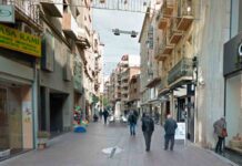 Dos detenidos en Lleida por una agresión homófoba a una pareja en la terraza de un bar Dos detenidos en Lleida por una agresión homófoba a una pareja en la terraza de un bar
