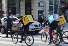 Glovo se hunde en pérdidas y ve inviable su tipo de negocio Glovo y Deliveroo se quedan hasta el 40% del importe de los restaurantes