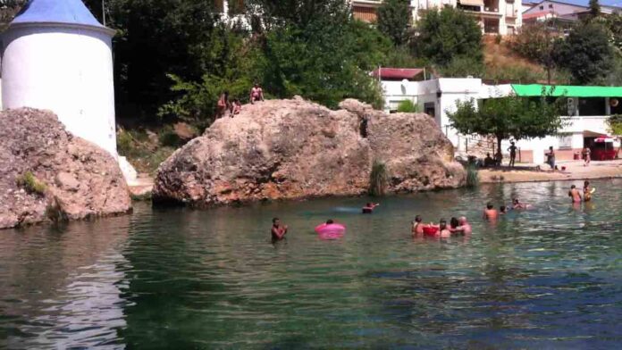 La Comunidad Valenciana prohíbe el baño en ríos y pozas