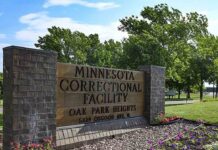 Prohíben vigilar al asesino de George Floyd a ocho funcionarios negros Prohíben vigilar al asesino de George Floyd a ocho funcionarios negros