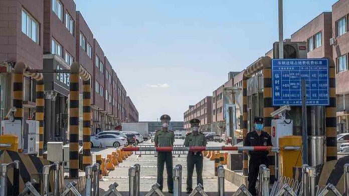Se endurecen las medidas en Pekín mientras se extiende el brote de Covid
