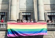 Un juez rechaza prohibir la bandera LGTBI en el Ayuntamiento de Zaragoza Un juez rechaza prohibir la bandera LGTBI en el Ayuntamiento de Zaragoza