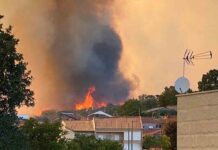 El gobierno envía 2 brigadas y 7 aviones al incendio declarado en Monterrei (Ourense) El gobierno envía 2 brigadas y 7 aviones al incendio declarado en Monterrei (Ourense)